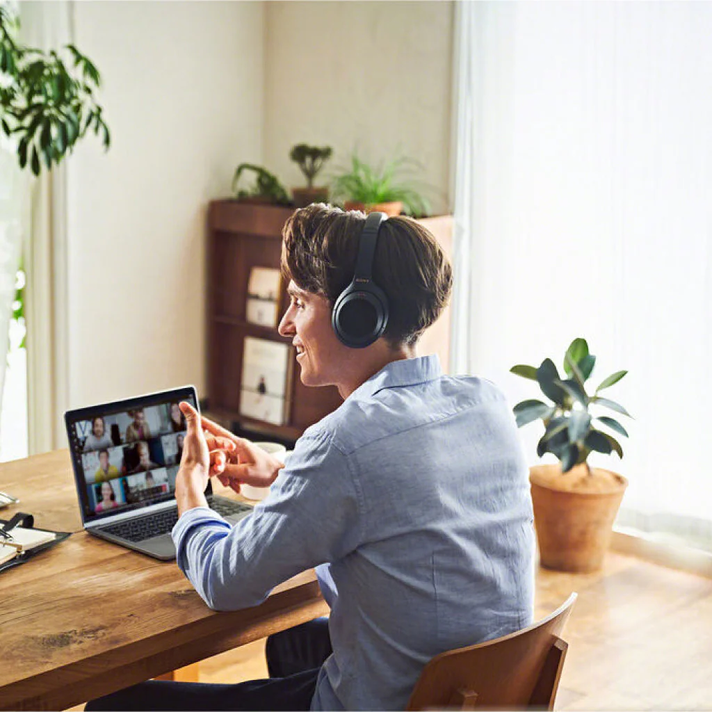 Sony - WH-1000XM4 Digital Noise Cancellation Headphone - Image 6